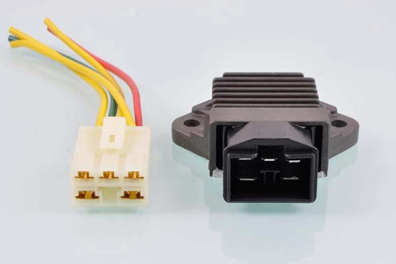 

Voltage Regulator Rectifier for CB400SF (NC39)