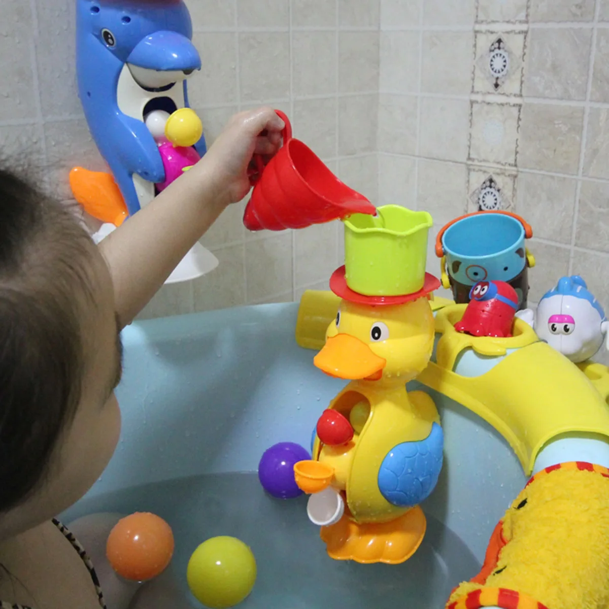 

Cute Cartoon Bathtub Toy Bathroom Baby Kids Toddler Bathing Water Spraying Tool Bath Bathtub Duck Toys
