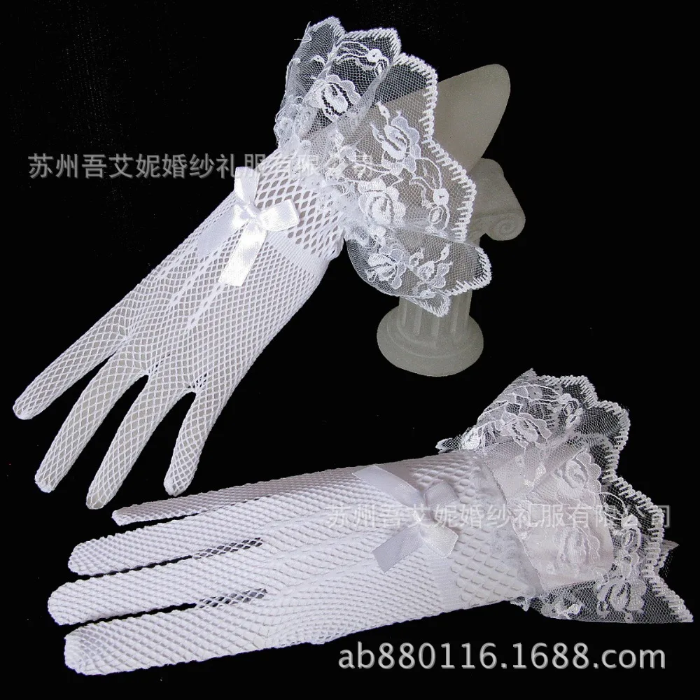 Кружева свадебные перчатки лук ажурные Свадебные перчатки пальцев дешевые короткие свадебные аксессуары наручные Длина Свадебные
