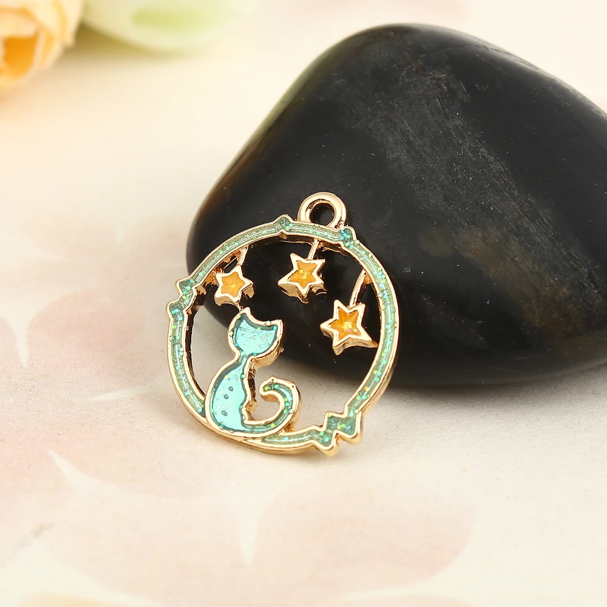 DoreenBeads подвески из цинкового сплава кольцо золотого цвета зеленый кот эмаль