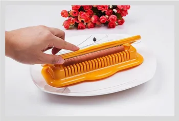

1PC Hot dog Cutter Kitchen Sausage Peeler Salad Tool Knife Ham Slicer Banana Creative Device Gadget Banana Cutter OK 0491