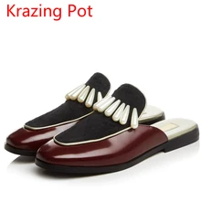 Модные Разноцветные туфли из меха пони в брендовая Летняя обувь с петлей на пятке; квадратный носок Для женщин сандалии с кисточками смешанного Цвет со шнуровкой Туфли без каблуков для подиума; обувь с жемчугом; L29