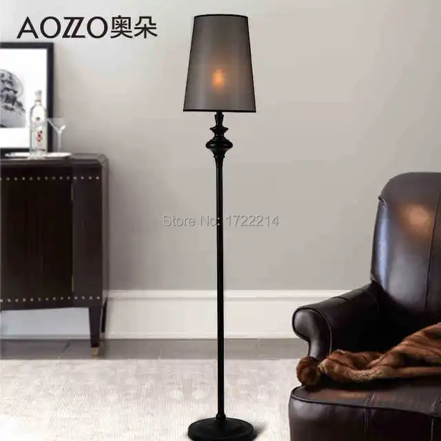 Staande lamp, smeedijzeren slaapkamer vloerlamp van het hoofd van ... Staande lamp, smeedijzeren slaapkamer vloerlamp van het hoofd van ...
