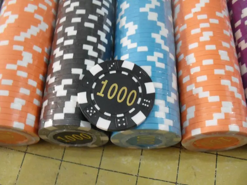 50 шт. 13 значение Фишки для покера Комплект ABS Bronzing Casino монеты Техасский покер