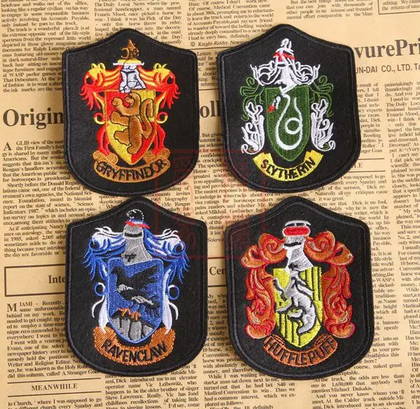 

7.2x10cm Harri Potter College Embroidery Badge DIY Sticker Cloth Accessory Apparel Sewing & Fabric Movice