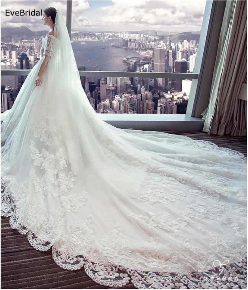 Свадебное платье класса люкс сетки V шеи Половина рукава Аппликация Длина до пола Часовня свадебное платье с длинным подолом