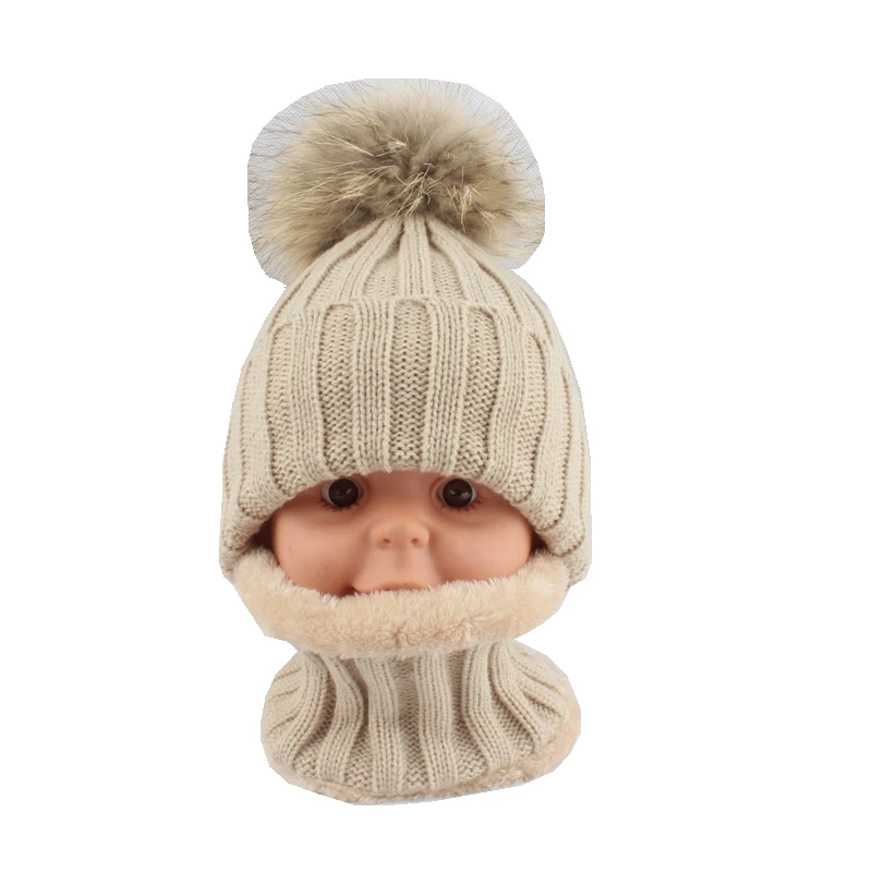 

Children Acrylic Neck Rings and Hats Sets 15CM Raccoon Fur Pom Pom LF5153