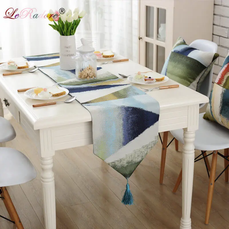 LeRadore Jacquard Table Runner Polyester Cushion Covers Table Runners