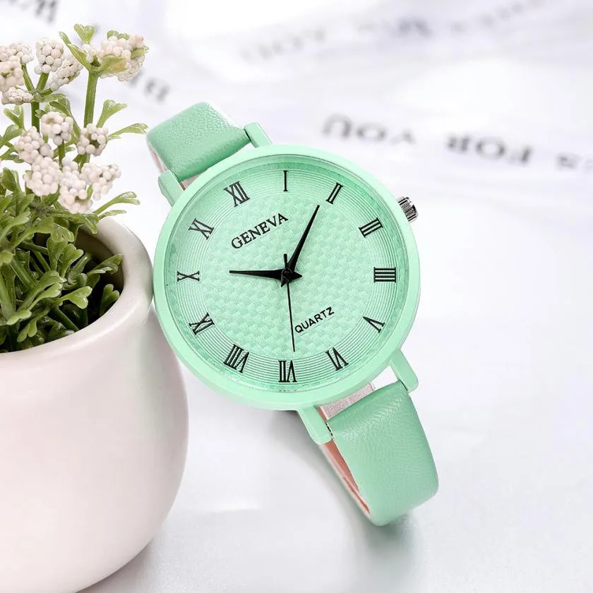 

2018 New Fashion Women's Lady Geneva Roman Numerals Leather Analog Quartz Wrist Watch Retro Leisure time Quartz Women's Watch