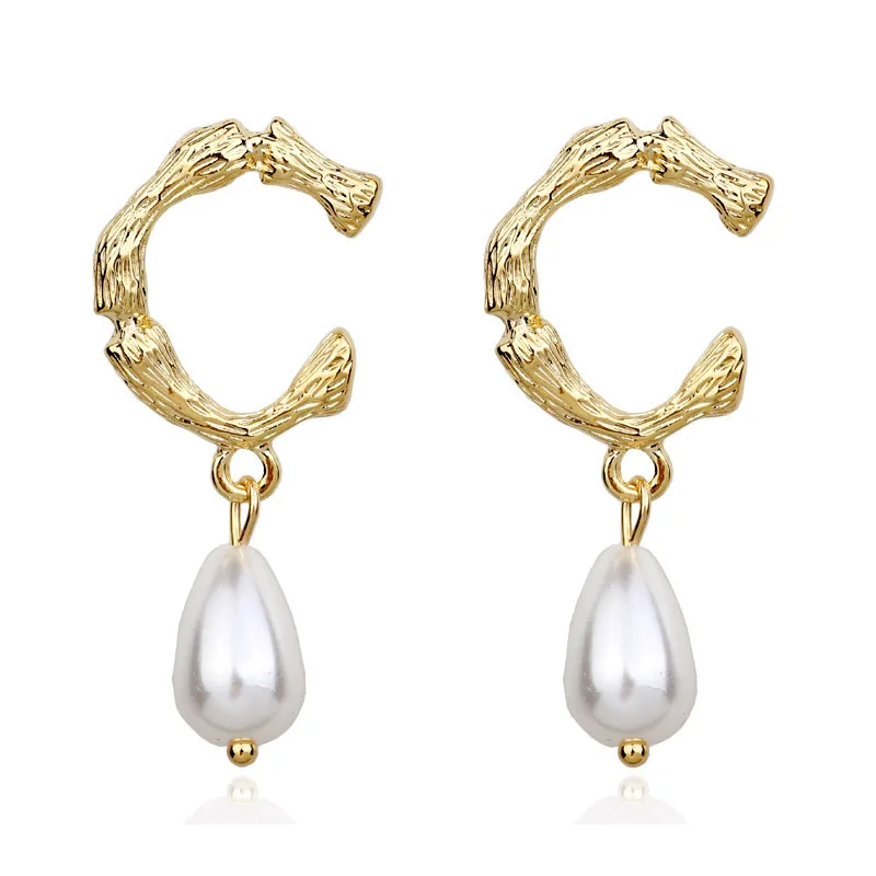 

2019 New Korean Cute Natural Freshwater Gold Color Pearl Drop Earrings for Womem Girls Dangle Earrings Party Jewelry