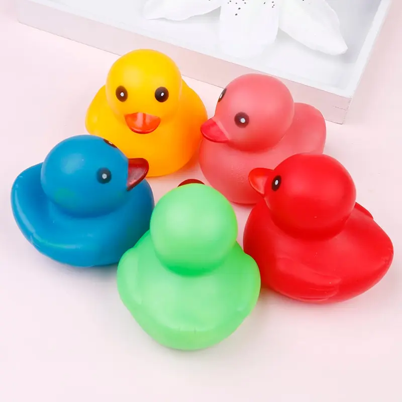 Kawaii Мини Красочный резиновый плавающий визгливый звук утка детская игрушка для ванны ванной комнаты бассейн смешные игрушки для девочек мальчиков подарки 5 шт