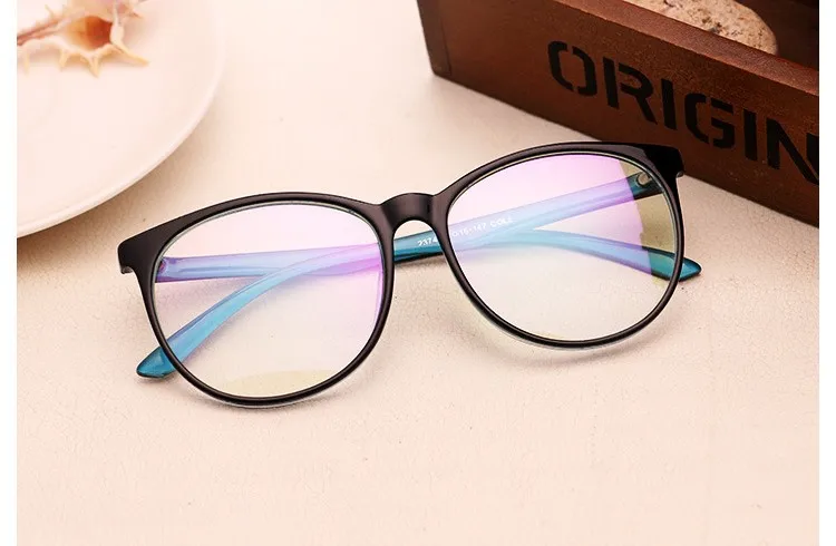 3679728022_1402742327