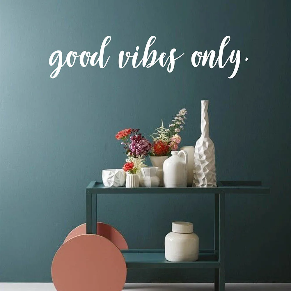 Виниловая наклейка на стену с надписью Good Vibes Only | Дом и сад