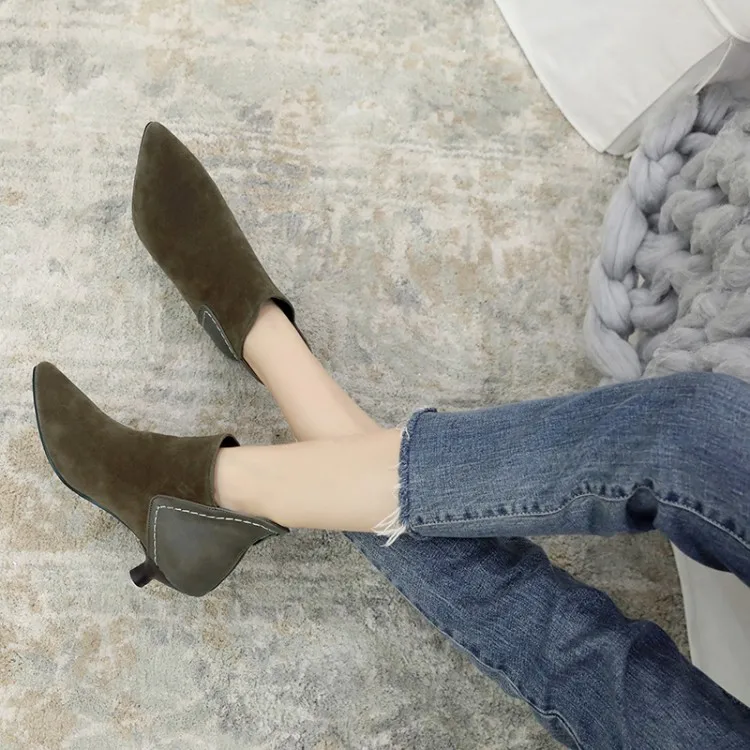 

Big Size 11 12 13 14 15 Fashion boots with pointed shaped heel and middle heel and short zipper after color matching