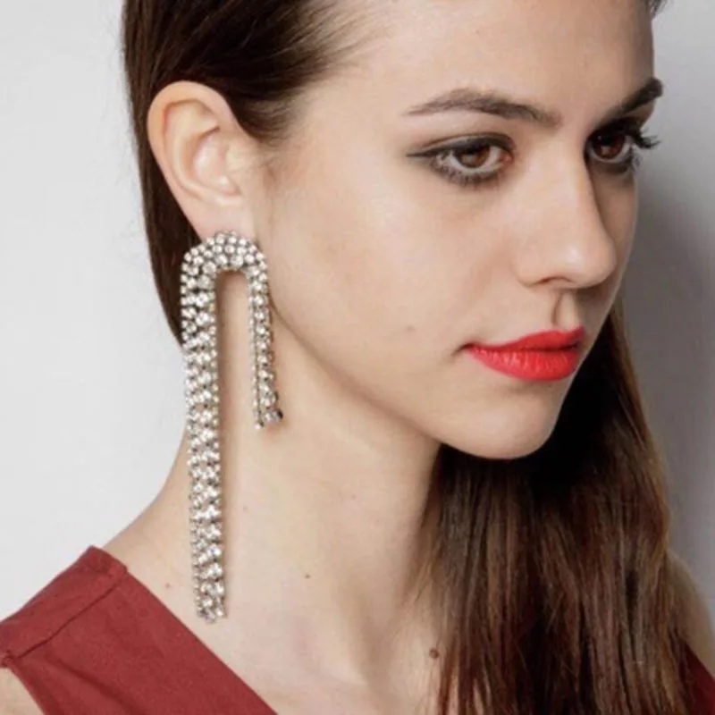 

Pomlee Shiny Women Glass Fringed Long Earrings Wedding Gifts Gold Silver Asymmetry Korean Bohemian Drop Dangle Earings Wholesale