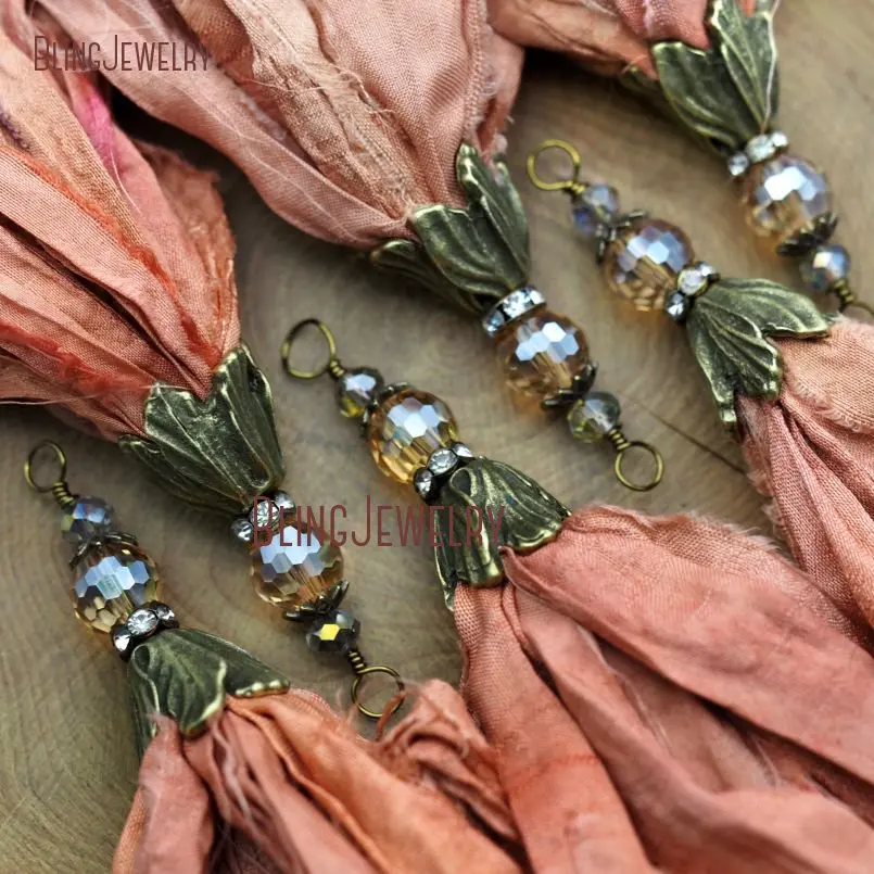 20171213-PM9051-  Antique Bronze Color Plated Coral Pink Sari Silk Tassel Pendant_2