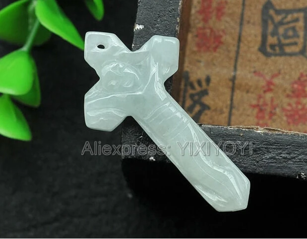 Красивый кулон с надписью A Jadeite светло зеленый вырезами изображением Креста
