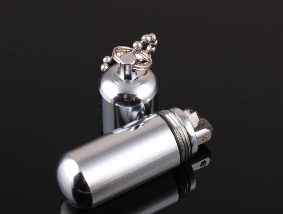 

5 pcs Retro Mini Lighters Flame Kerosene Oil Lighter Keychain Pendant Cigarette Fire Metal Gasoline Cigar Lighter Men GiftLFB475