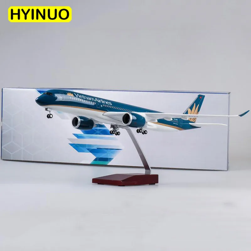 

47CM luxury 1/142 Scale Dreamliner Aircraft Vietnam Airlines Airplane A350 Model LED Light Wheels Diecast Plastic Plane