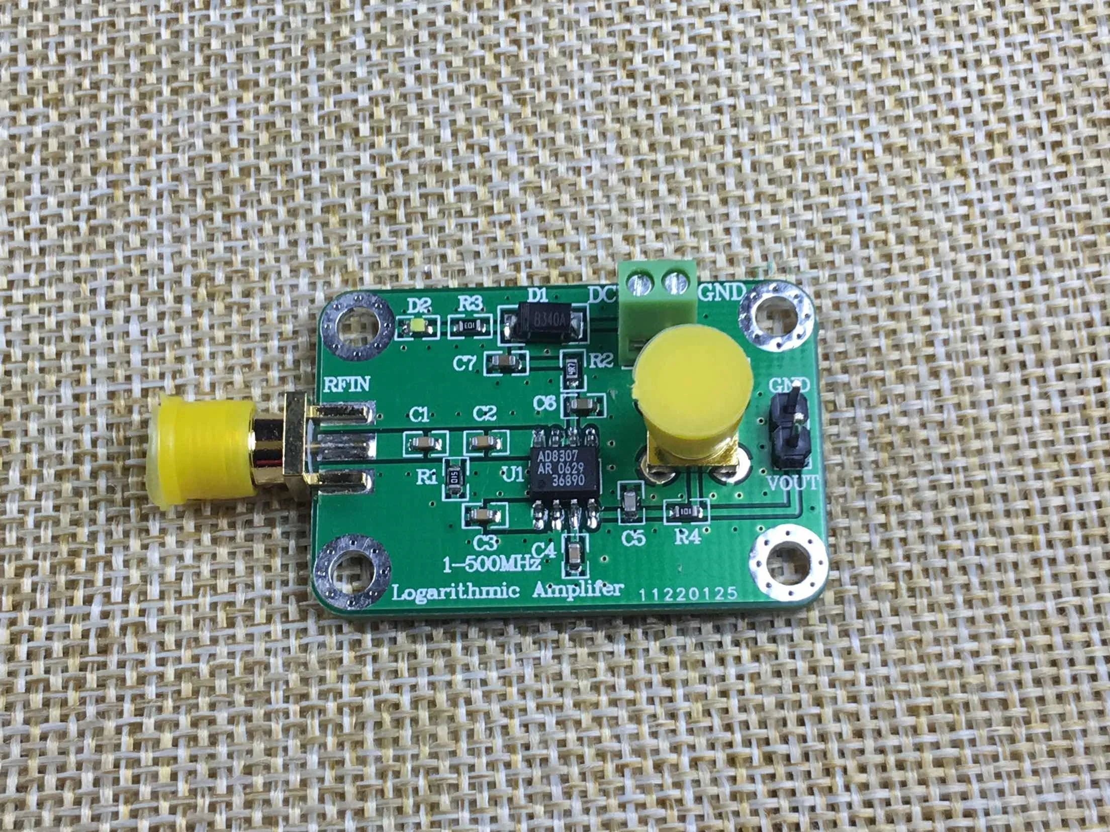 

AD 8307 broadband radio frequency detector, RF power meter, field strength instrument