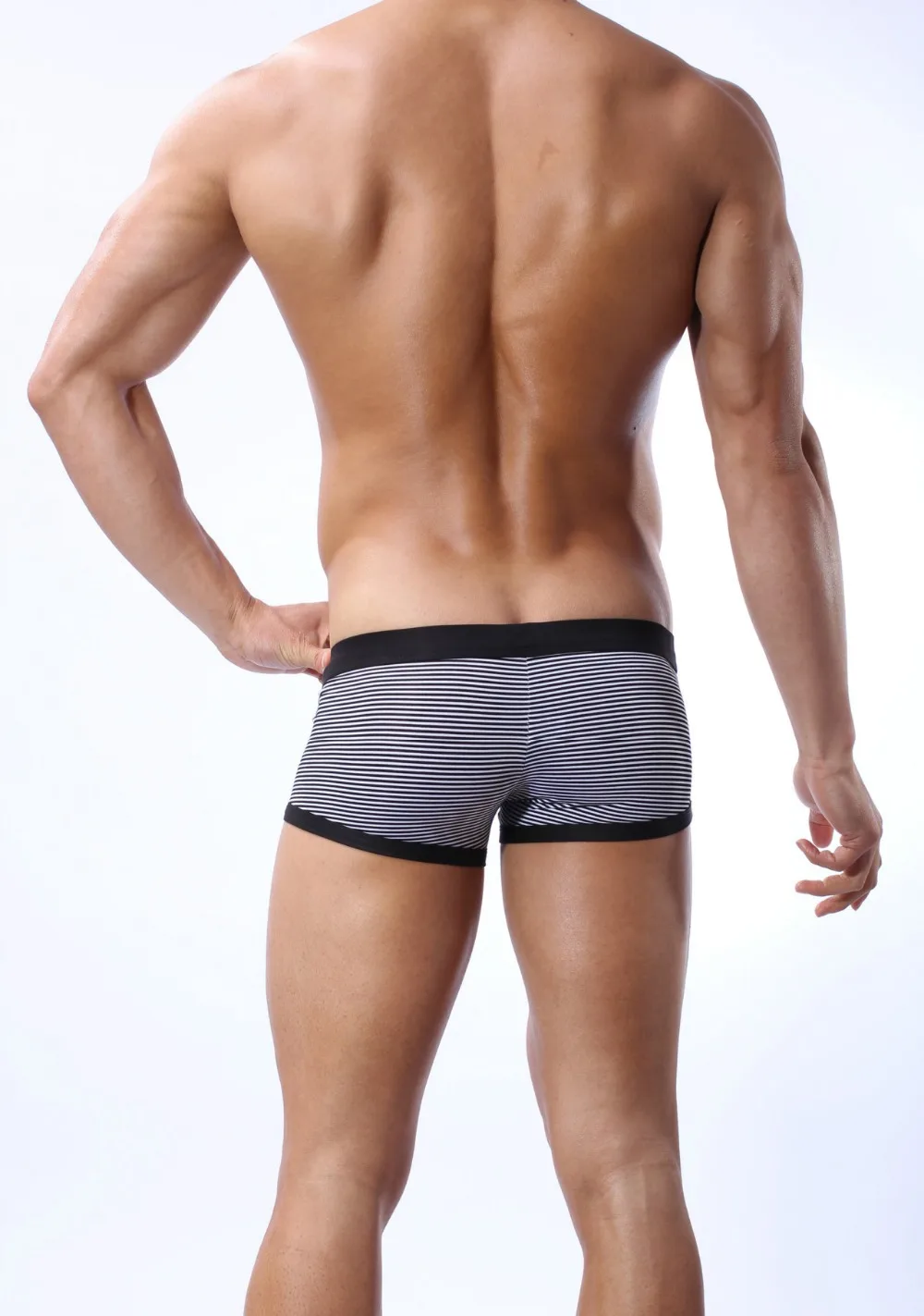 B1001black3