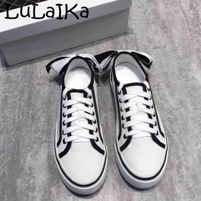 

2019 New Black White Spell Color Woman Leisure Flat Shoes Sexy Comfortable Round Head Lace-up Female vulcanized Shoes