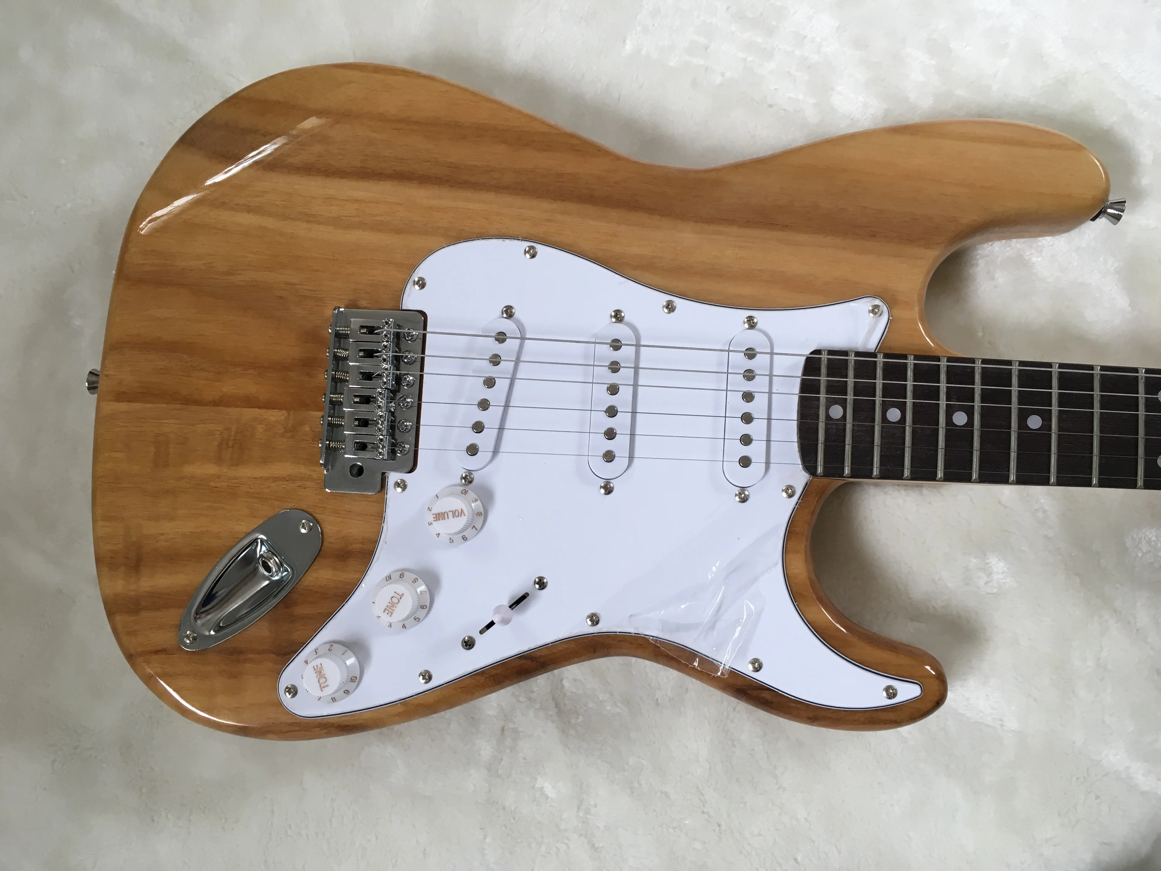 

Electric guitar/2019 new st Natural color maple neck guitar/guitar in china/free shipping
