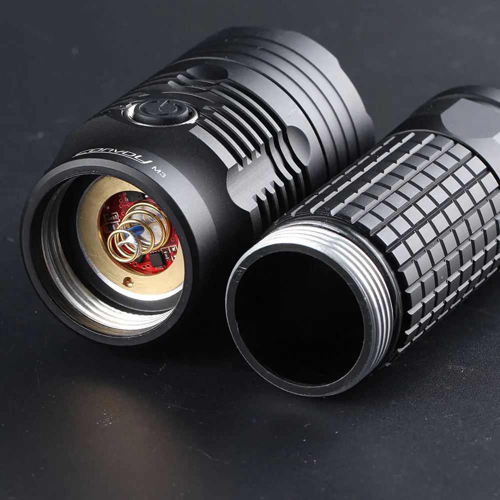 Конвой M3 с cree xhp70.2 до 4300lm встроенная защита от перегрева 26650 фонарь