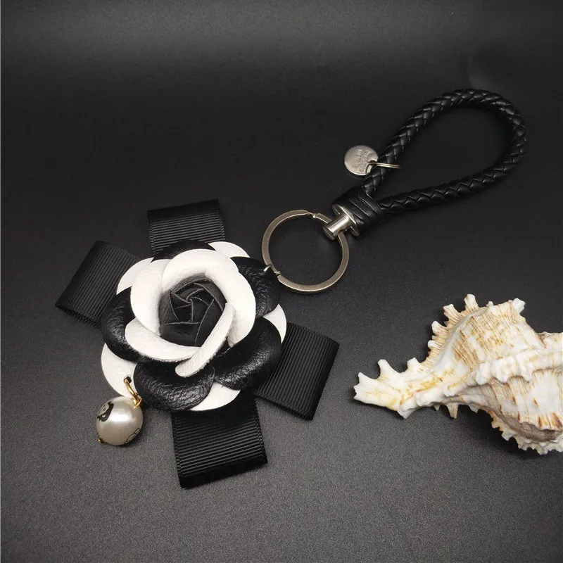 

Mix 4 Colors Genuine Leather Keychain Holder Keyring Silver Key Car Chain Rings Women Bag Car Camellia Flower Jewelry Gifts