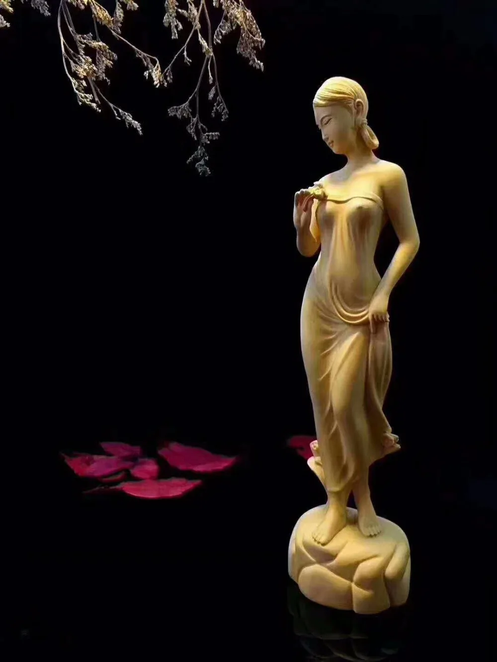 

TNUKK New arborvitae beauty hand pieces home wood carving crafts ornaments girl beauty mood.