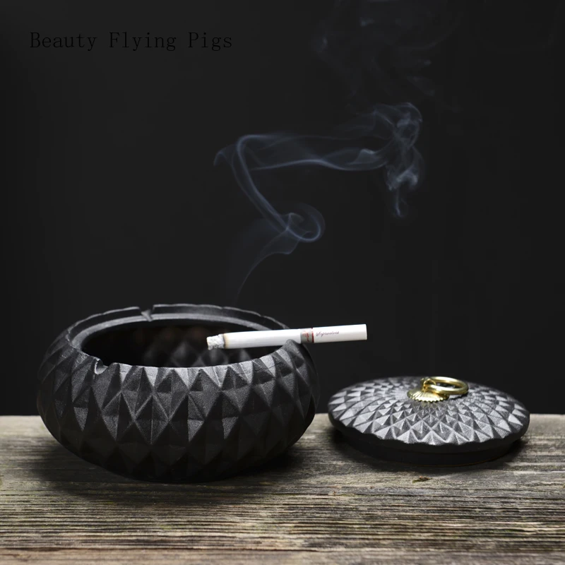 

Direct marketing creative ashtray with cover net red personality retro nostalgia new Chinese multi-function ceramic ashtray