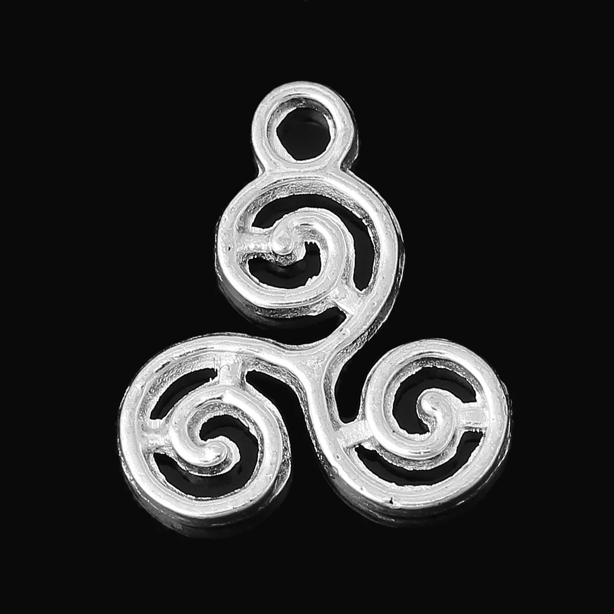 

DoreenBeads Zinc metal alloy Charm Pendants Knot Silver color Spiral Pattern 16.0mm( 5/8") x 14.0mm( 4/8"), 15 PCs 2015 new