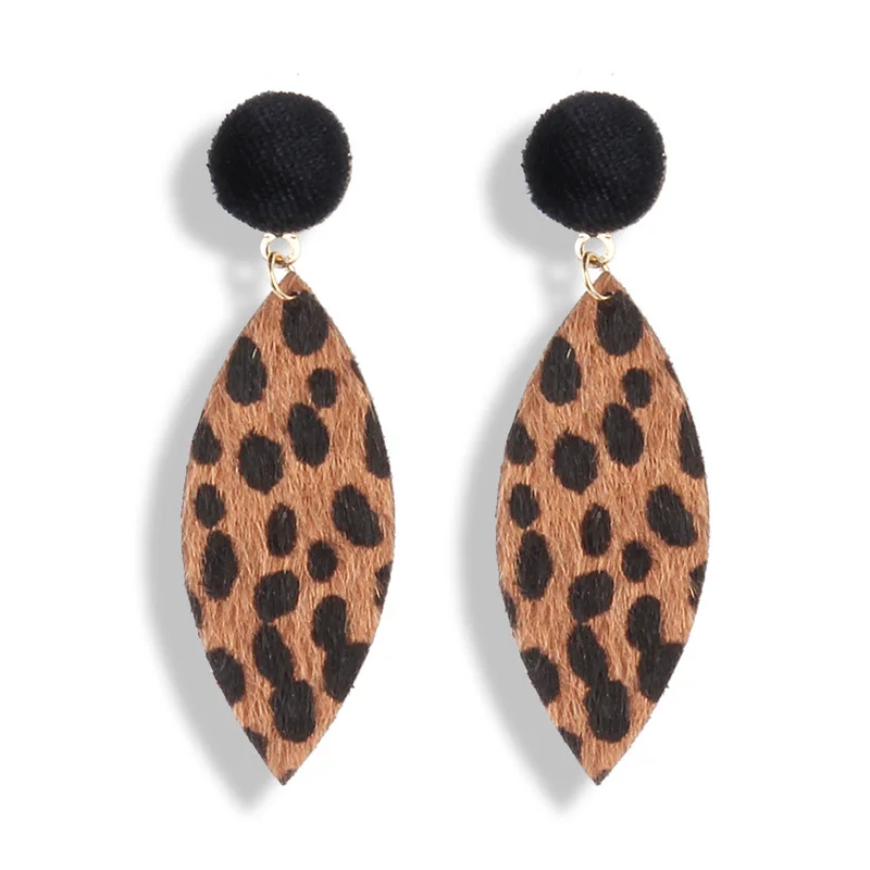 

Foreign Trade Explosive Leopard Pattern Geometric Plush Earrings Fashion Retro Exaggerated Personality Simple Earrings