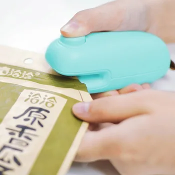 

1Pcs Portable Vacuum Sealing Machine Mini Food Packaging Heating Sealing Machine Household Food Seal Preservation Tool