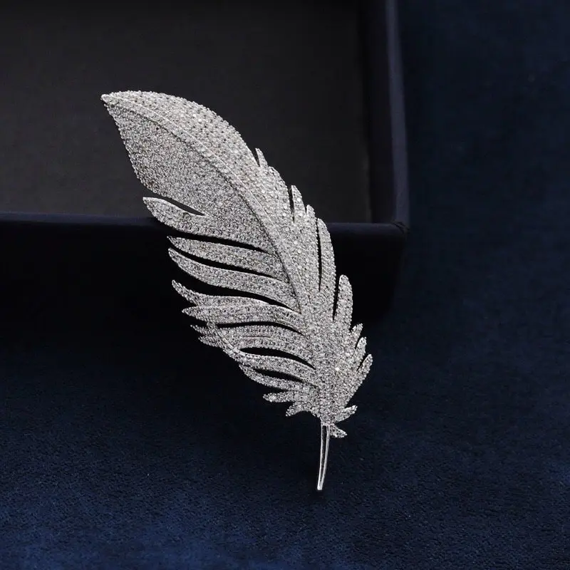 

AAA+ Zircon Feather Sweater Brooch Pins For Suits Dress Banquet Fashion Wedding Party Brooches Boutonniere Jewelry Male Female
