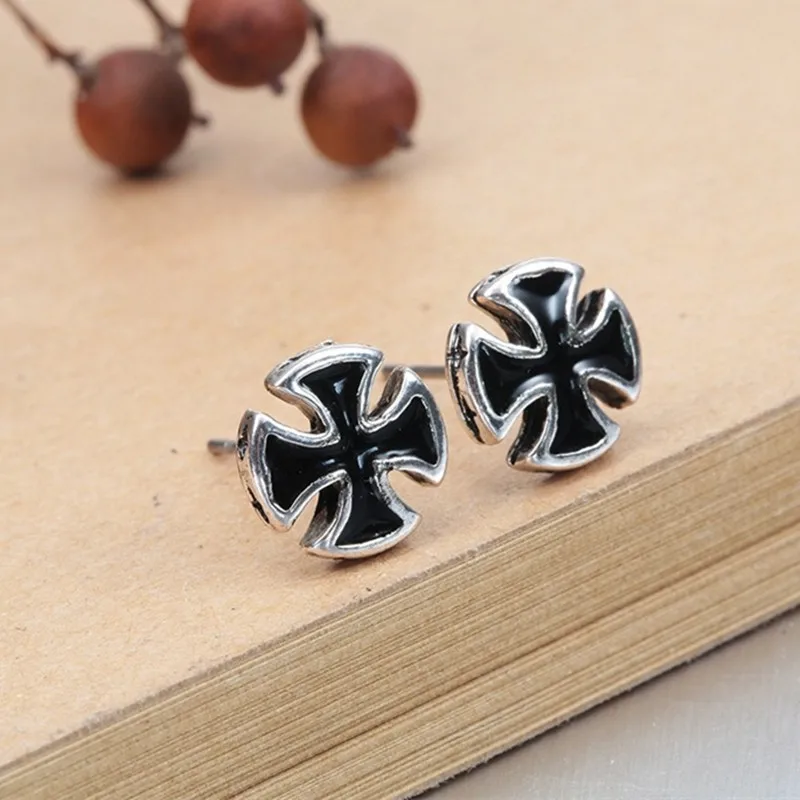 cross Design Earings (1)