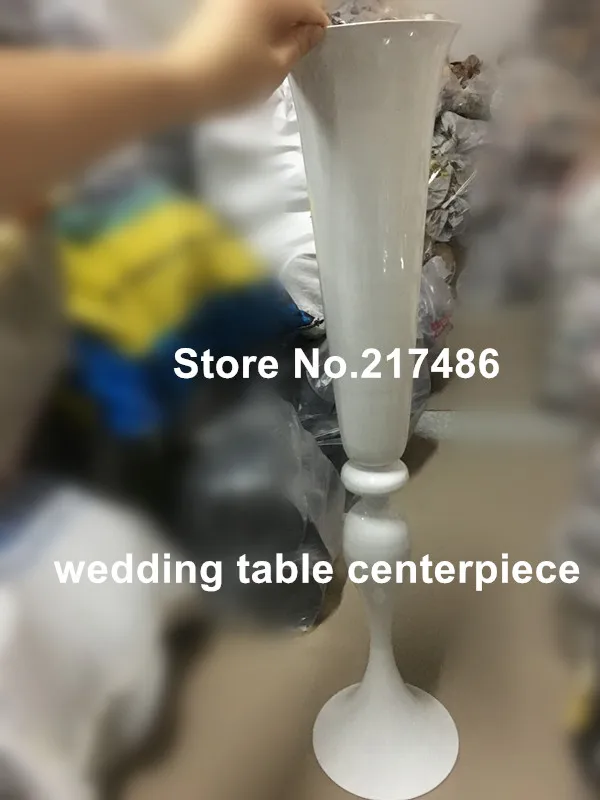 8283
