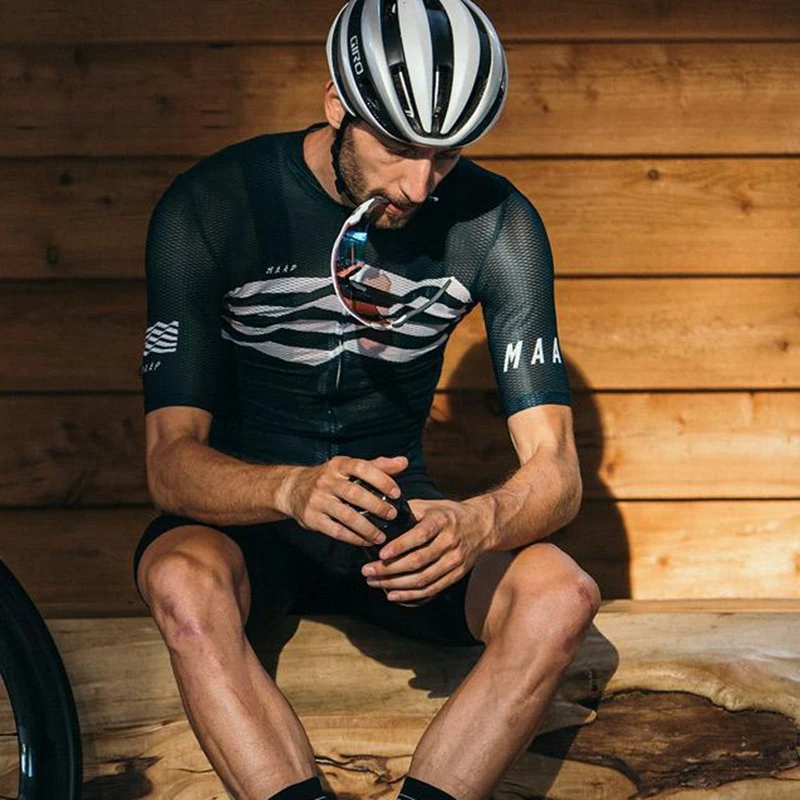 

2019 New Breathable mesh cycling jersey man Summer super light bicycle clothing Jacquard air mesh sport shirt Maglia jacquard