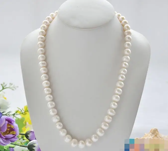 

3747 ROUND WHITE Freshwater cultured PEARL NECKLACE