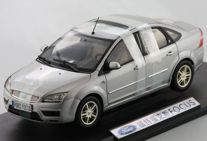 масштабная модель ford focus sedan 2003