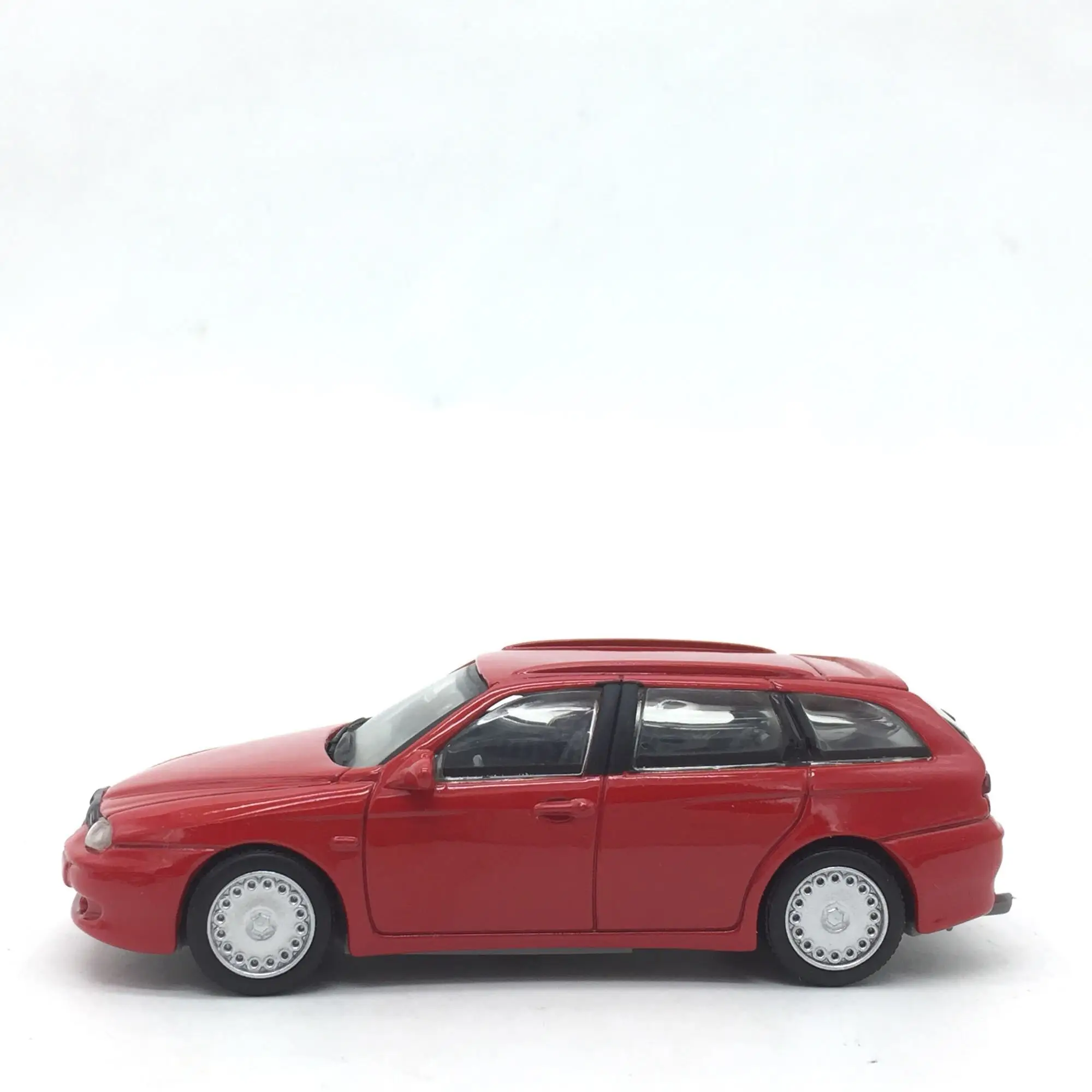 Новинка 1/43 специальная модель Alfa Romeo из литого металла длиной 10 см игрушки для