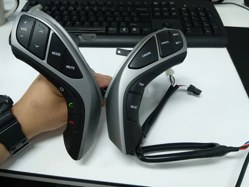 

For Hyundai Elantra AT 2012-2017 Car Bluetooth Button Control Volume channel Phone Cruise Control Steering Wheel Buttons Switch