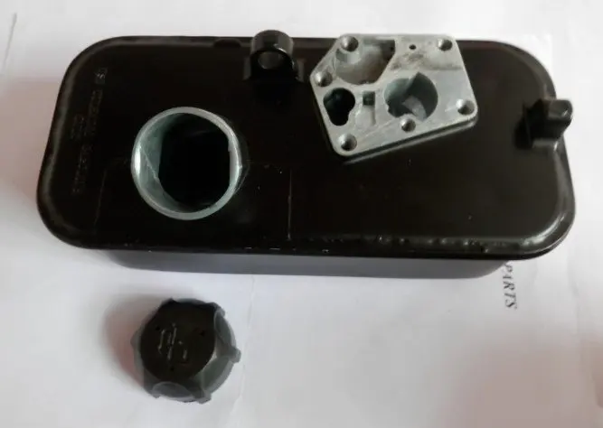 FUEL TANK CAP ASSY Карбюратор топливный бак крышка в сборе 494406 477929 ДЛЯ BRIGGS& STRATTON CLASSIC SPRINT 3.5HP 4HP 10A900 10G900 10H900 10T500 CARB - Цвет: FUEL TANK CAP ASSY
