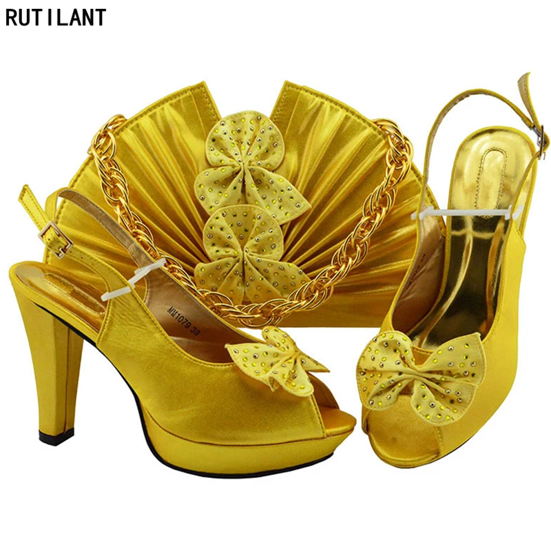 Italiaanse Schoen en Tas Set voor Party In Vrouwen Italiaanse Schoenen met Bijpassende Tassen Set Versierd met Appliques Vrouwen Schoenen hoge Hak Italiaanse Schoen en Tas Set voor Party In Vrouwen Italiaanse Schoenen met Bijpassende Tassen Set Versierd met Appliques Vrouwen Schoenen hoge Hak