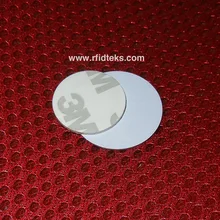 Диаметр 25 мм RFID монетная бирка для отслеживания актива с 3M наклейкой IC Tag 13,56 MHz ISO14443A с чипом M1 S50