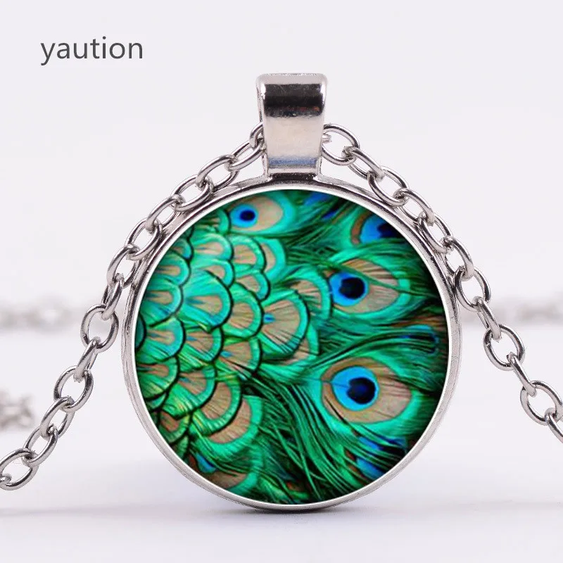 

Hot! Peacock Necklace, A Very Large Tail Covered With blue And Green Spots, Which it Can Spread Out like A Fan Necklace