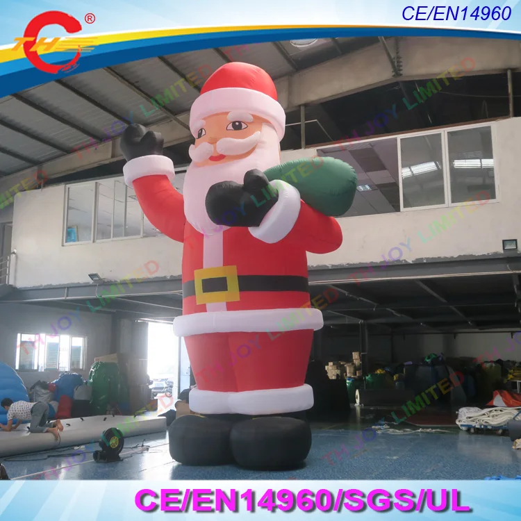 giant inflatable santa 2