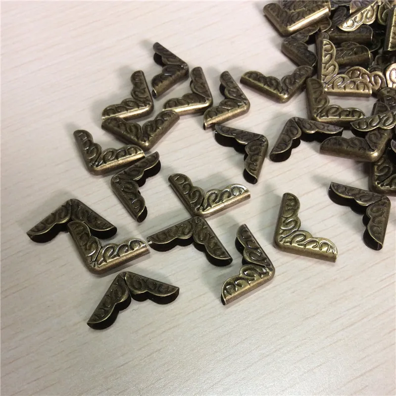 Bronze-Tone-Book-Scrapbooking-Albums-Menus-Corner-Protectors-Metal-Corners-For-Books-Antique-Bronze-16x16mm-200PCs (1)