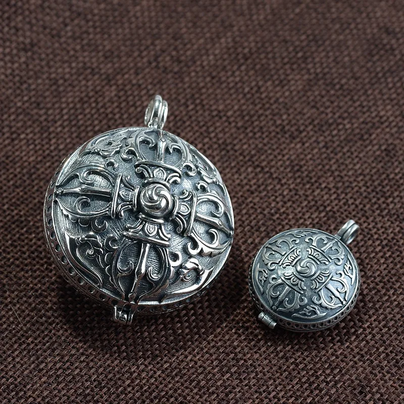 

2019 Accented Fashion Alexandrite Golden Deer S925 Antique Process Cross Vajra Version Honk Box Pendant Size Wholesale
