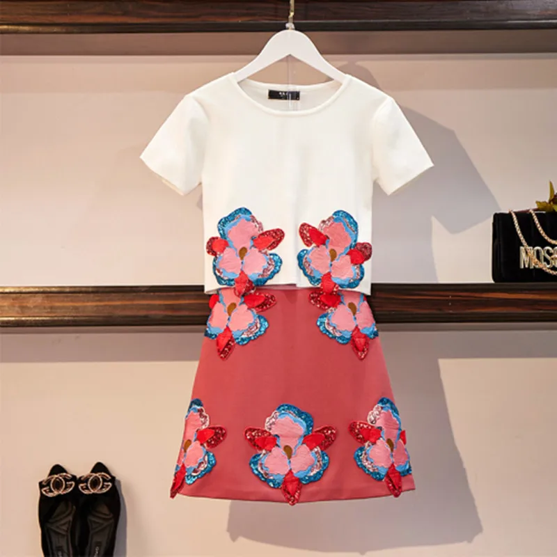 

M-4XL Summer Exquisite Floral Embroidery Two Piece Set Women Luxury Sequined Short Sleeve Knit T-shirt Tops+Red Mini Skirt Sets